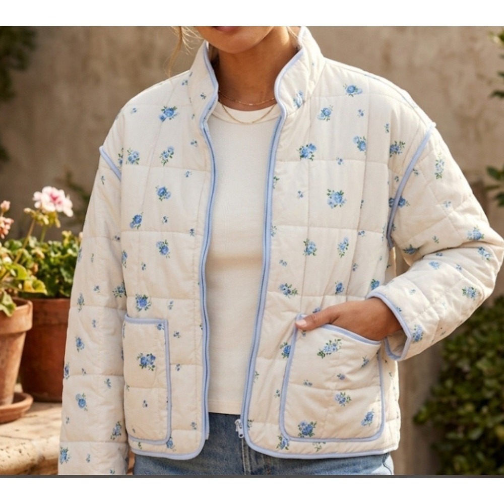 C & C California Ladies Quilted Jacket Size L New With TAGS Beige With Blue